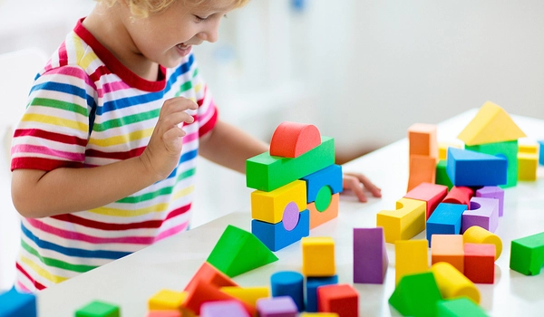 Knowledge of building blocks of words plays an important role when deaf children learn to read, analysis shows