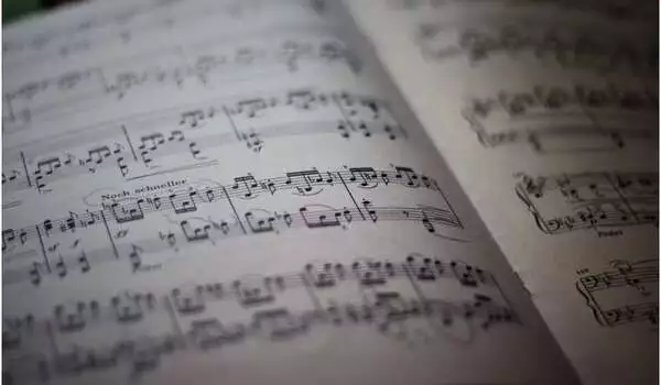 Researchers develop real-time lyric generation technology to inspire song writing